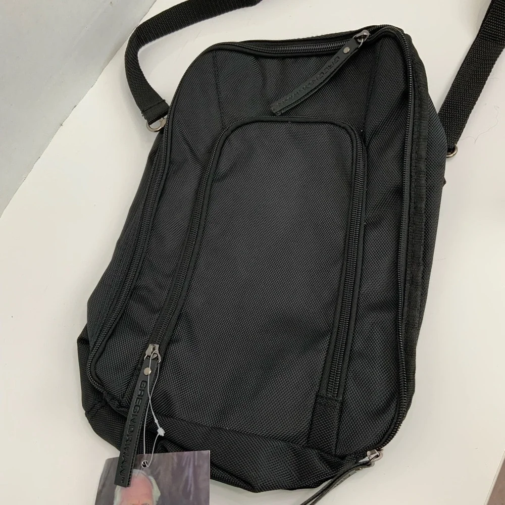 NWT Greg Norman Black Nylon Multi Zipper Pocket Travel Bag Toiletry Golf